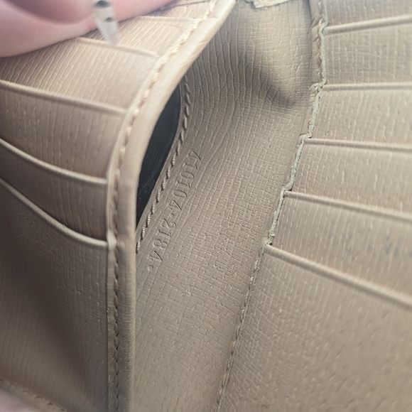 Gucci Elegant Bloom Pink Floral Women's Bi-fold Wallet (EUC)(BOX)(COA)✨️💖✨️ - Picture 14 of 16